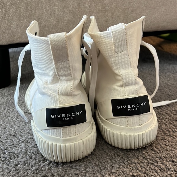 Authentic GIVENCHY high top sneakers - Picture 3 of 7